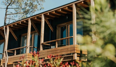 Kaze Océan Cap Ferret, The Originals Relais, résidence hôtelière 3*** et guinguette familiale en plein coeur du village du Cap Ferret ouvre ses portes en Juin et avons hâte de vous accueillir !